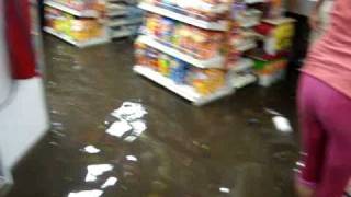 preview picture of video 'inundacion en comercial mexicana-naucalpan centro'