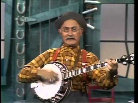 Grandpa Jones  Picking Banjo
