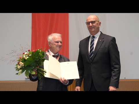 Ältester aktiver Notarzt erhält Landesverdienstorden