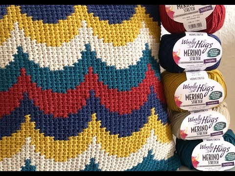 Cushion graphic waves Tunisian crochet