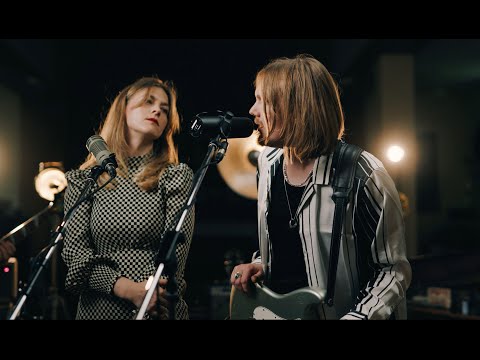 Ida Mae - Feel The World Turning - Live