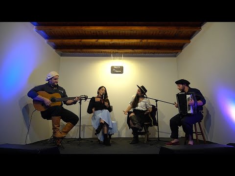 RINCÓN DE TOROS - Nicole Carrion e Pilar Apesetche [Palco La Cigarra]