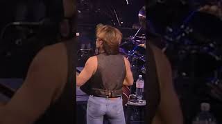 Jon Bon Jovi dancing 🕺 1992