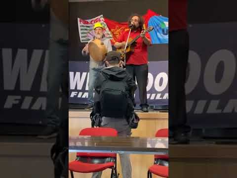 'E Zezi Gruppo Operaio - Vesuvio, con gli operai della Whirlpool di Napoli