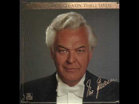 Theo Adam Abendlich strahlt