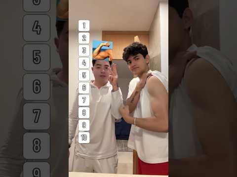 Aldo Arturo and Memo Piña play with filters