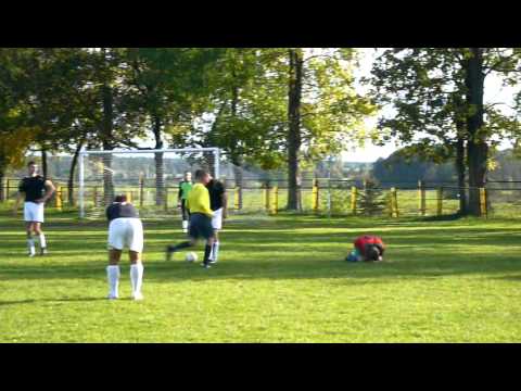 GKS Stawiski - Skra Czarna Białostocka 8:1 (2:1).  (2)