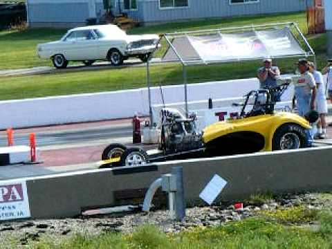 Blown roadster driver with no fear