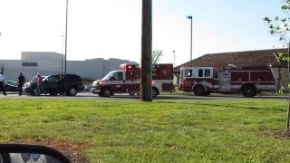 preview picture of video 'Roanoke City Medic 3 - Arriving - Onscene - MVC - 4/10/12'