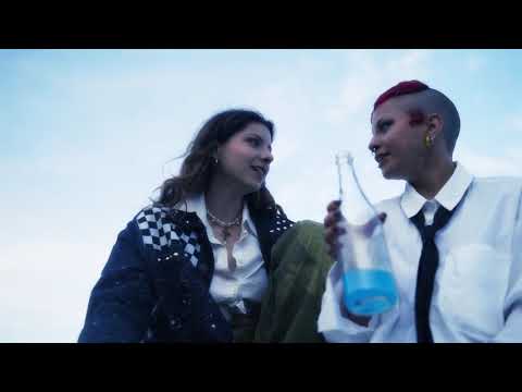 Lionware - Una Canción En el Fondo del Mar (Videoclip Oficial)