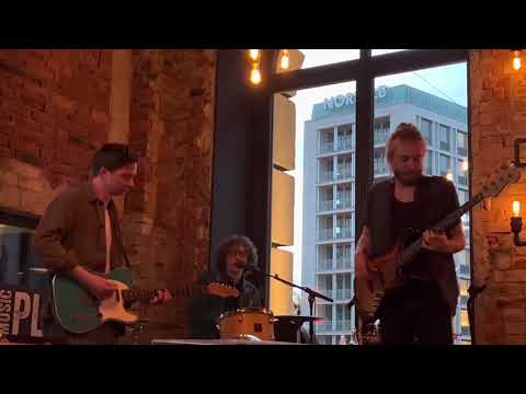 Valerie (The Zutons) (Amy Winehouse) John Winston Berta