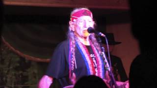 Gruene Hall 2013 ~ Willie Nelson plays "Matchbox" (HD)