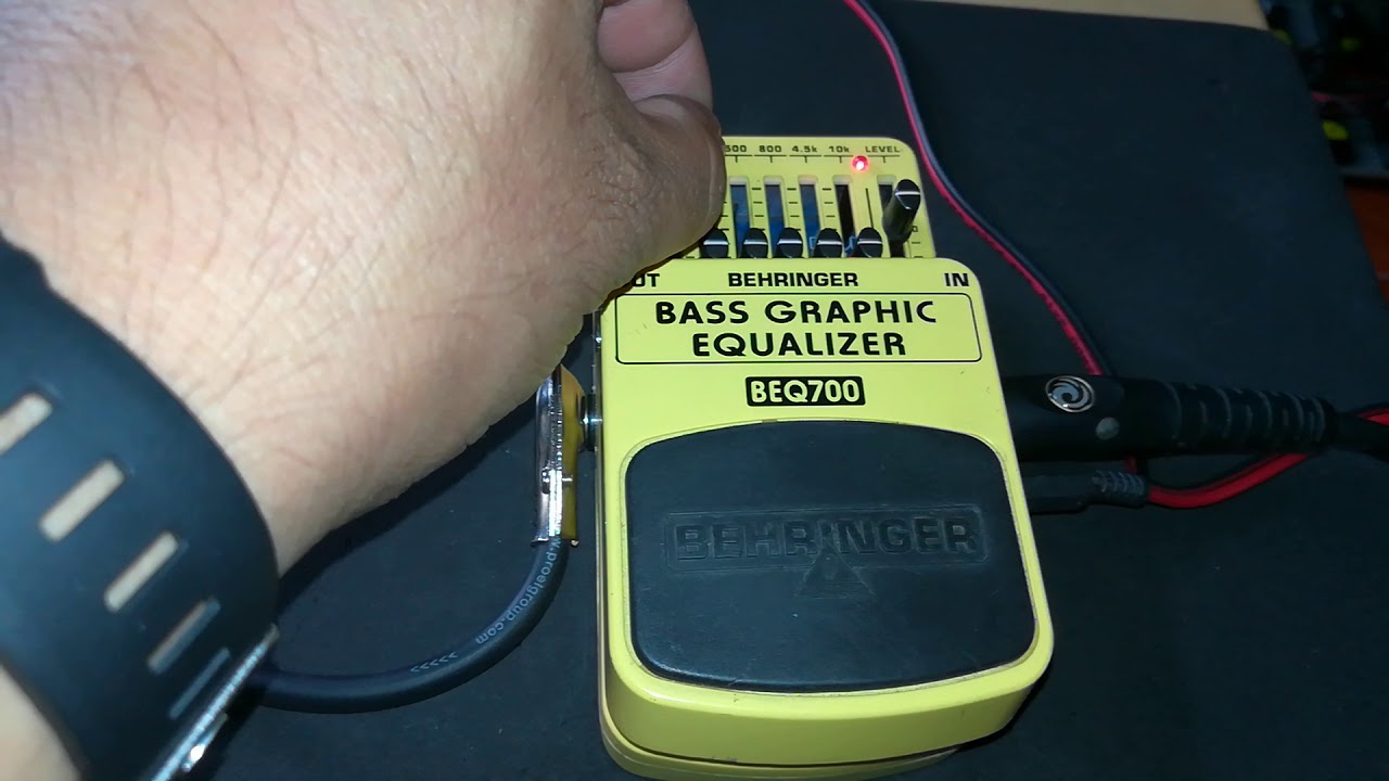 Behringer Bass Graphic Equalizer BEQ700 басовый эквалайзер купить в Москве в интернетмагазине