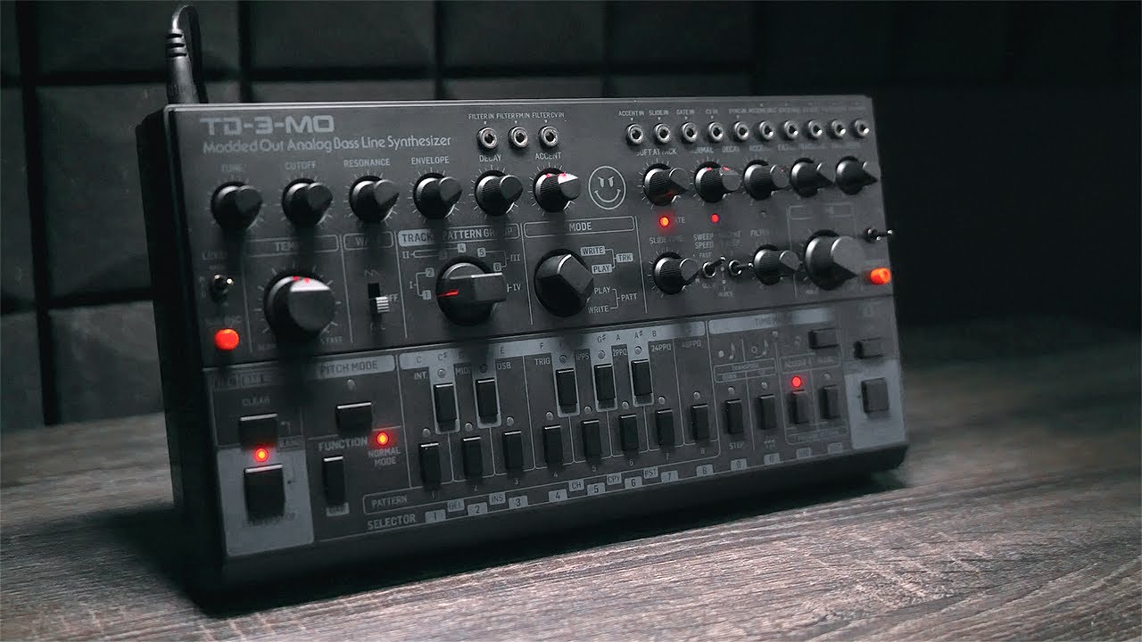 Behringer TD-3-MO-BK Modded Out Analog Bass Synth