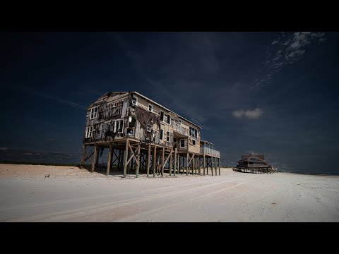 The Town That Left It's People Behind – Abandoned A1A Homes