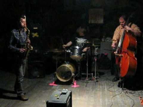 Weasel Walter Trio w Damon Smith, Aram Shelton @ Silent Barn, Pat I, March 17, 2010.avi