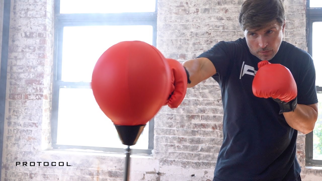 Ensemble de gants, de punching-ball autoportants video thumbnail