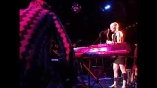 Trixie Whitley: Morelia