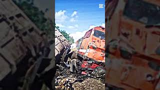 Download lagu CC 203 merah nabrak truk pasir The red CC 203 crashed into a sand truck #keretaapiindonesi #tragedi mp3