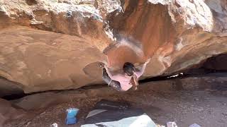 Video thumbnail of Speed Bump, V7. Hueco Tanks