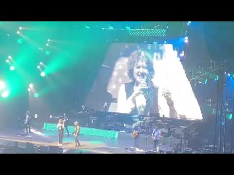 LIGABUE: La metà della mela (feat. Fiorella Mannoia)