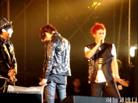 [FANCAM] 110814 Dongwoon's Rap - Fiction Ver.2 @ Uηitεd Cubε CoηceяT #24