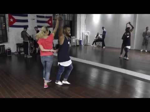 Salsa Class 08.09.15 at D'AKOKAN Dance School - Yoandy Villaurrutia