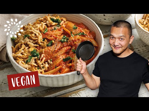 Stangensellerie in würziger Tomatensauce [Rezept] - Vegan