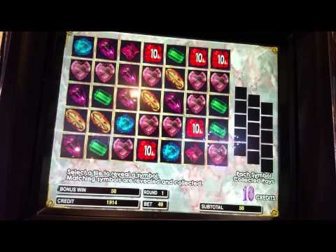 Gems Wild Tiles free bonus round slot machine