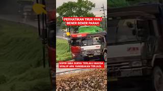 Download lagu This driver is really bad❗The Siba Surya truck forced to overtake and refused to give way #shorts mp3