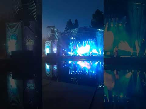 Ver9405, VINO BLUES, Lago del Parque San Martin, Mendoza Argentina 2026