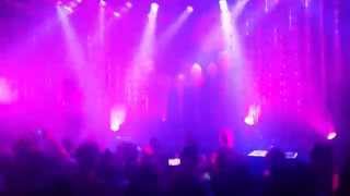 Purity Ring - Flood on the Floor live at Barby Tel Aviv