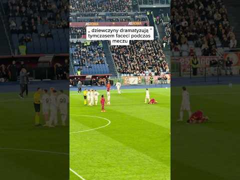 CHŁOPAKI PODCZAS MECZU: