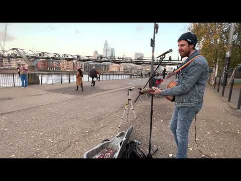 🇬🇧 [4K] Nov 2022, Street Performer  John Dhali South Bank London