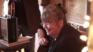 Pete and Joan Wernick - Out in the Cold World (Bill Monroe)