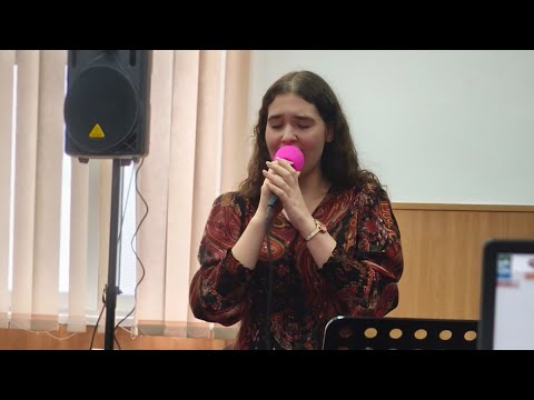 Domnul e aici- Alma Nicola