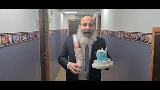 הרב יצחק פנגר על העלאת מחירי החד פעמי - התמונה מוצגת ישירות מתוך אתר האינטרנט יוטיוב. זכויות היוצרים בתמונה שייכות ליוצרה. קישור קרדיט למקור התוכן נמצא בתוך דף הסרטון