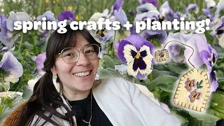 VLOG | spring gardening, my latest DIY hyperfixation, and making a floral garland!