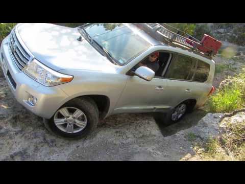 Toyota Land Cruiser 200 vs Toyota Prado Off road Hill Climb 2017