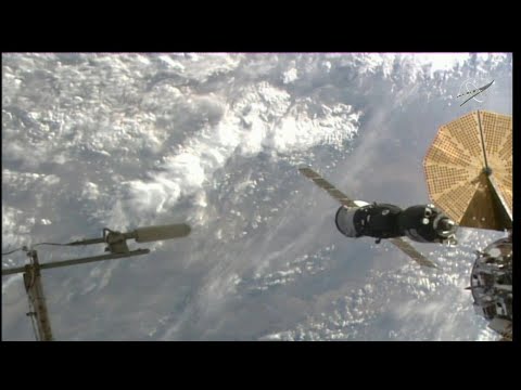 Foguete Soyuz se acopla à ISS | AFP