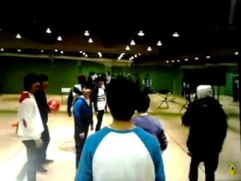 SEVENTEEN dance HELLO with Aron NU'EST