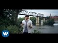 Videoklip Cole Swindell - Middle Of A Memory  s textom piesne