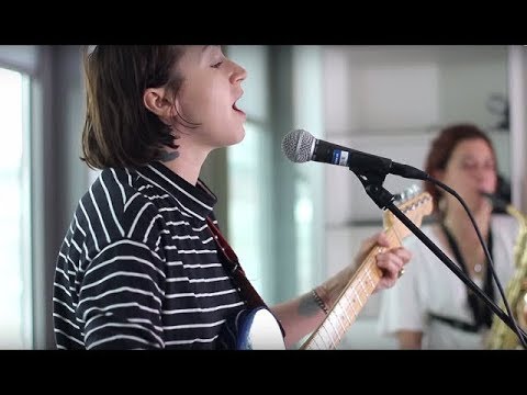 Holly Miranda mit "Exquisite" im STANDARD Player