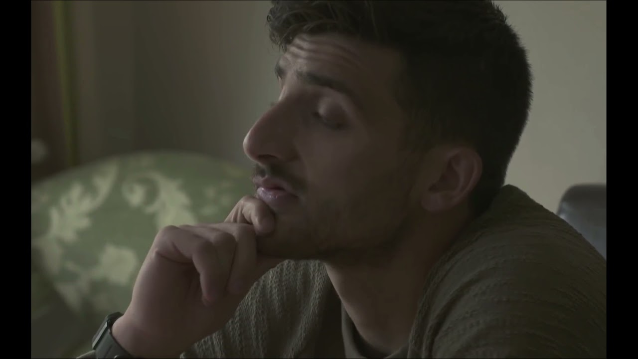 The Man Who Squeezes Muscles: Searching for Purple Aki (2016)