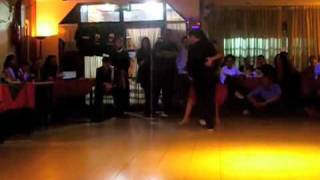 Ozgur Demir y Cecilia Berra bailando un Tango en Milonga 10 (Buenos Aires) B