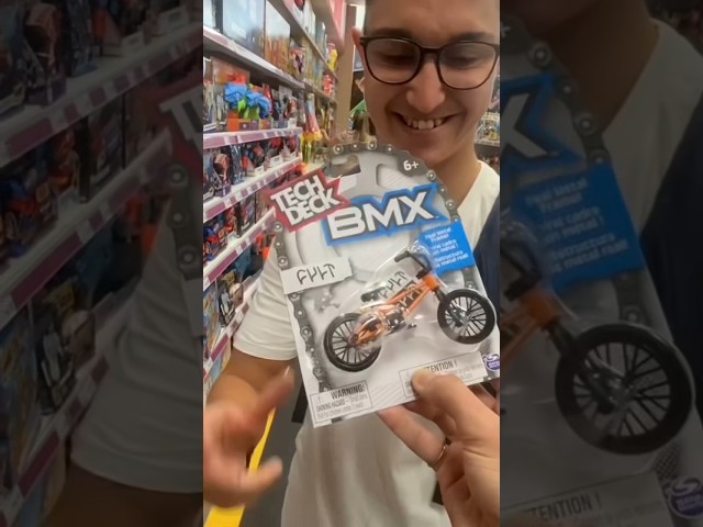 Vídeo relacionado con NiceNaiils 2 Piezas Mini Finger Bike Bicicleta en Miniatura Bicicleta de Dedos Mini Modelo de Bicicleta en Metal para Amantes de la Bicicleta,Regalo Niños Niñas Adult