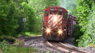 preview picture of video 'WEIRD OR WHAT? CP 5982 at Parry Sound (19JUL2012)'
