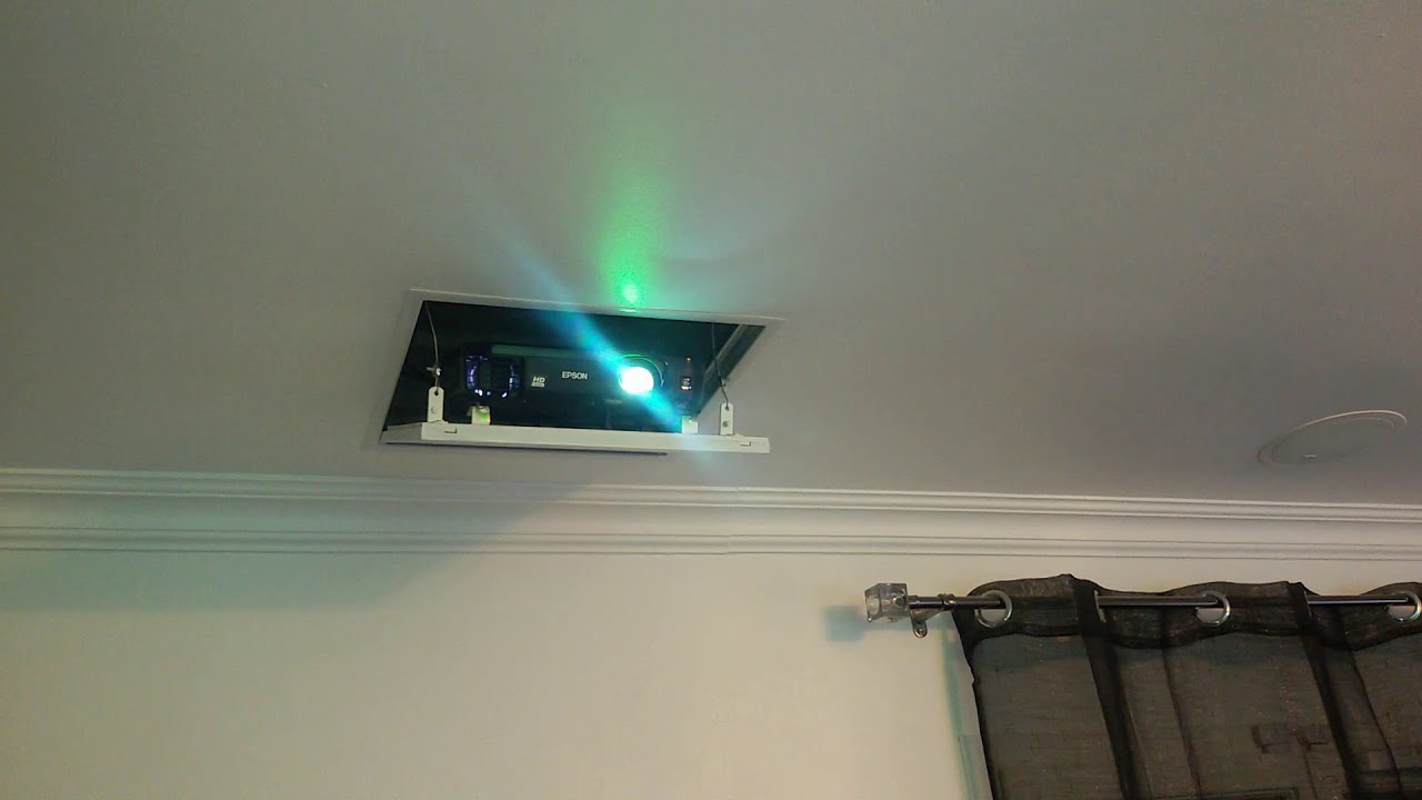 FABRICATION TRAPPE VIDÉOPROJECTEUR MOTORISE