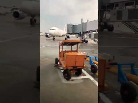 China Eastern Airlines Boeing 737 e Airbus A320 - aeroporto de Xangai Hongqiao