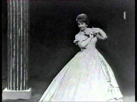 J. Strauss: A denevér - Adél dala - Orosz Júlia